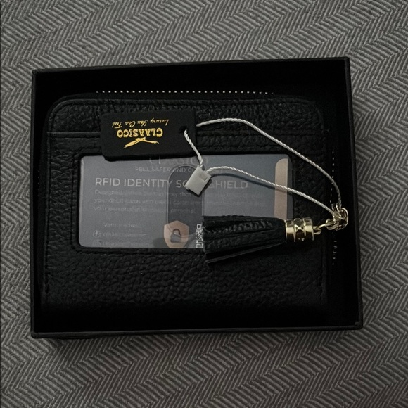 Black RFID Wallet - Picture 3 of 4